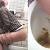 腹痛女子